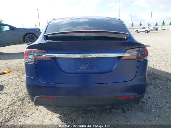 2017 TESLA MODEL X — I17