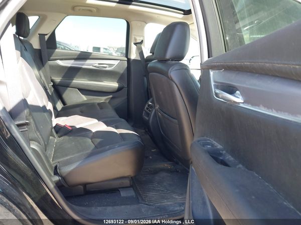 2017 CADILLAC XT5 LUXURY — I8