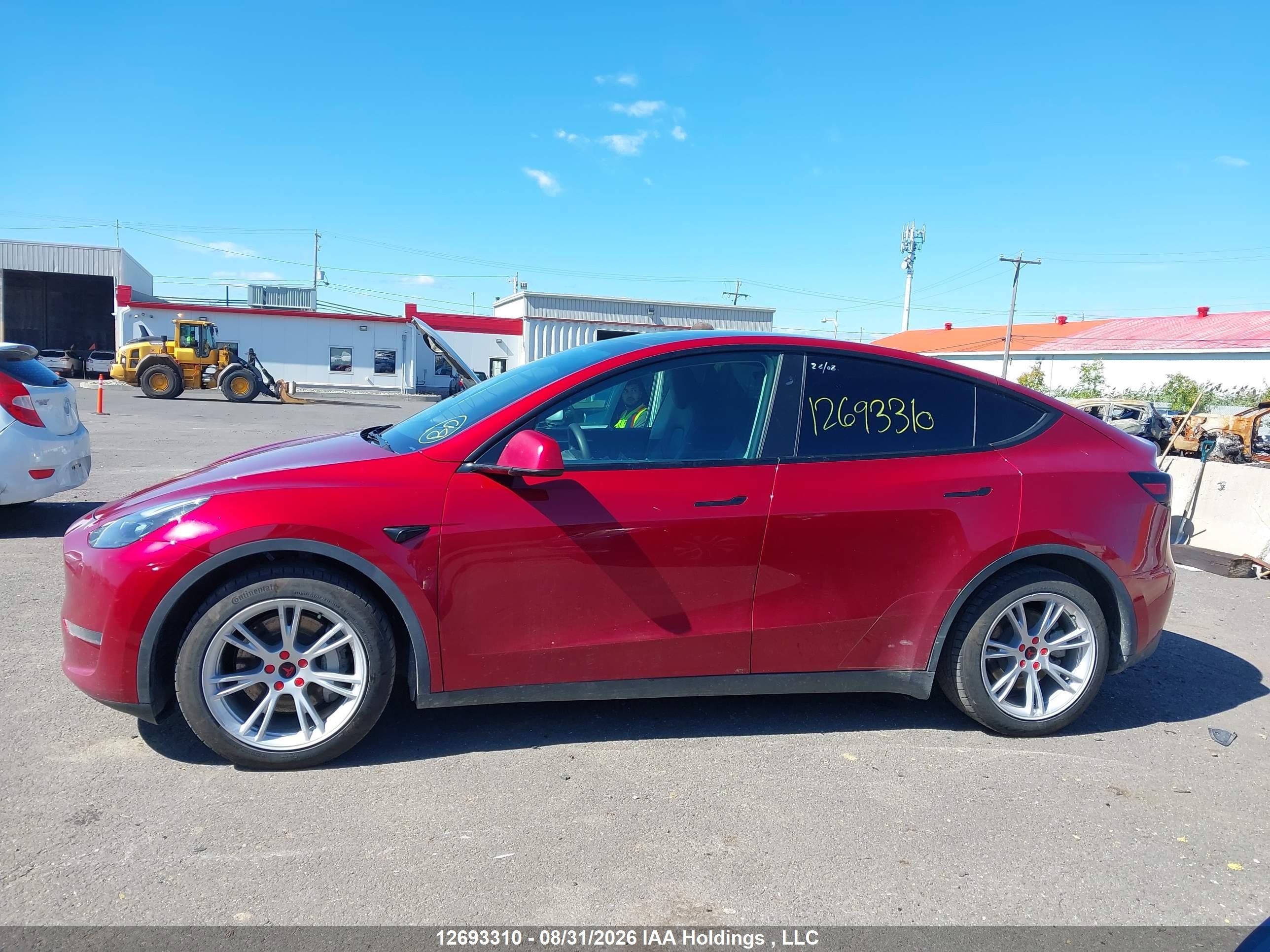 2024 TESLA MODEL Y