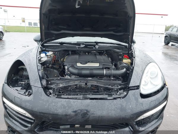 2014 PORSCHE CAYENNE PLATINUM EDITION