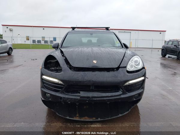 2014 PORSCHE CAYENNE PLATINUM EDITION