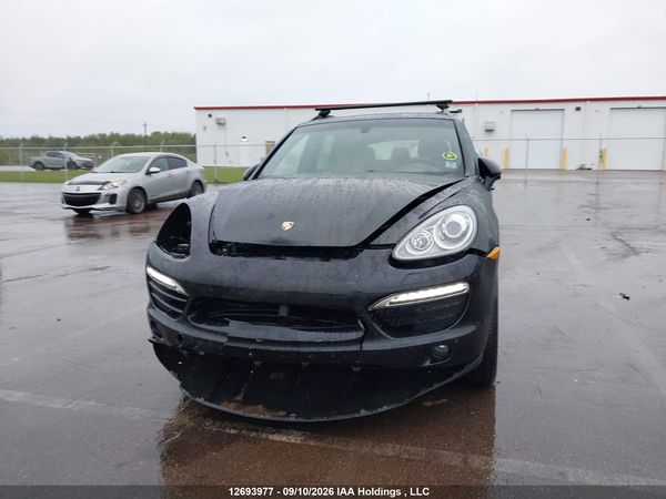 2014 PORSCHE CAYENNE PLATINUM EDITION