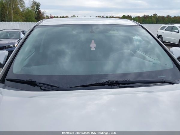 2016 TOYOTA HIGHLANDER LE — I18