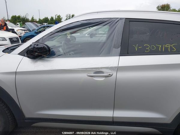 2017 HYUNDAI TUCSON PREMIUM — I21