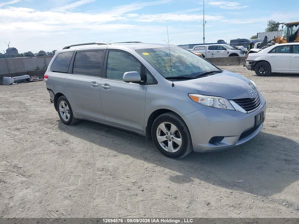 2012 TOYOTA SIENNA LE — I1