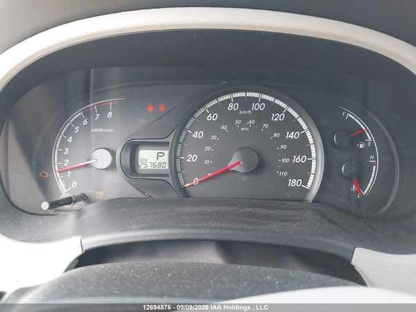 2012 TOYOTA SIENNA LE — I7