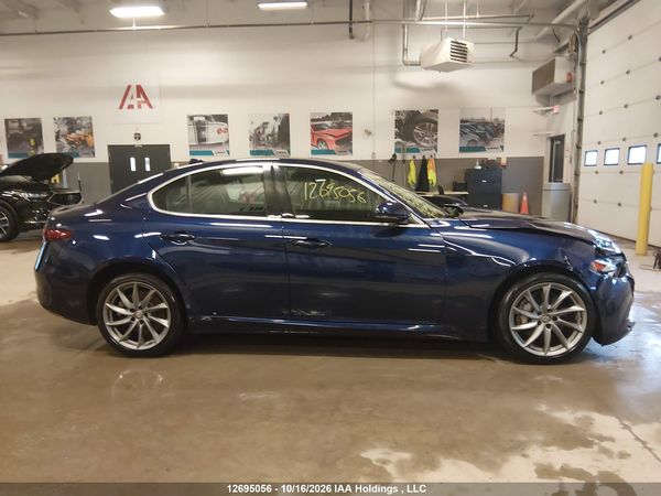 2017 ALFA ROMEO GIULIA Q4 — I13