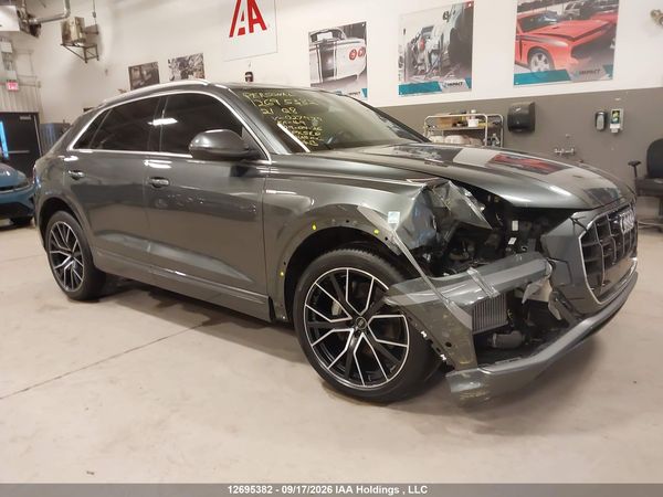 2021 AUDI Q8 PROGRESSIV — I1
