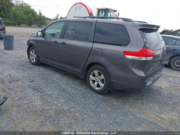 2014 TOYOTA SIENNA 7 PASSENGER — I3