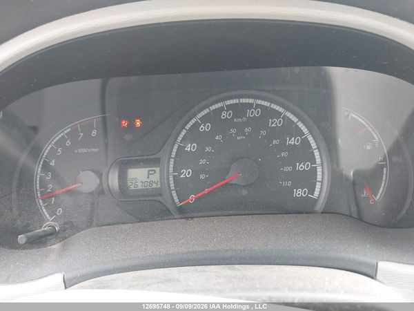 2014 TOYOTA SIENNA 7 PASSENGER — I7