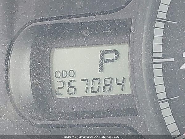 2014 TOYOTA SIENNA 7 PASSENGER — I16