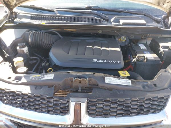 2017 DODGE GRAND CARAVAN CREW — I10