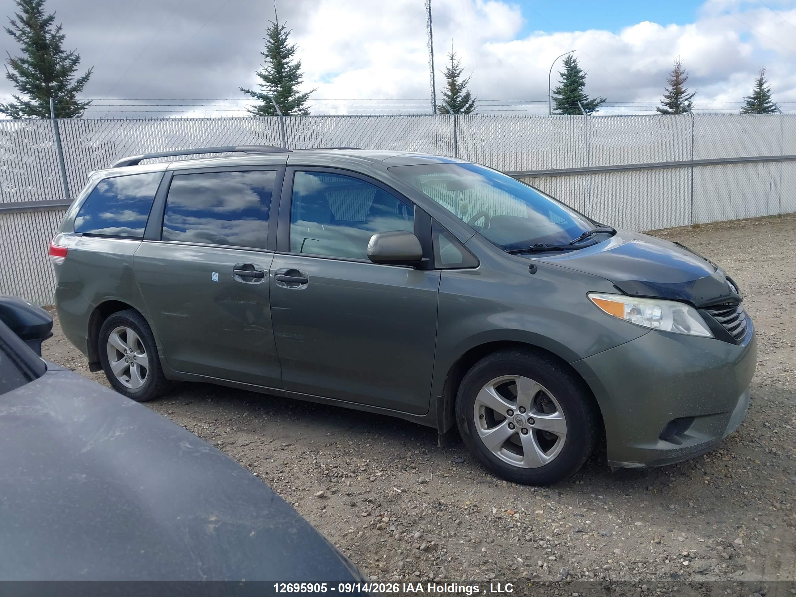 2012 TOYOTA SIENNA V6 7 PASSENGER