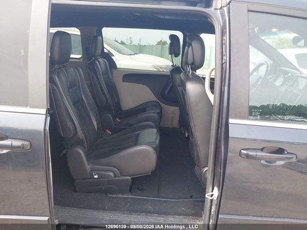 2014 DODGE GRAND CARAVAN SE/SXT — I8