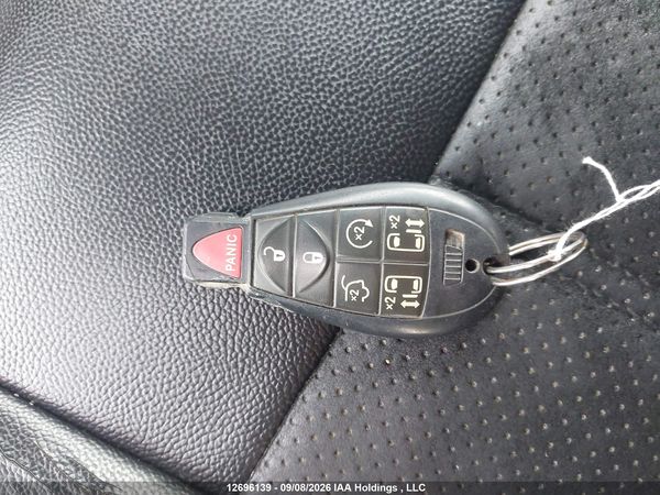 2014 DODGE GRAND CARAVAN SE/SXT — I11