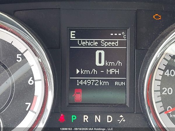 2016 DODGE GRAND CARAVAN CREW — I15