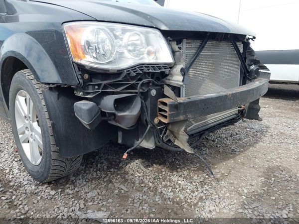 2016 DODGE GRAND CARAVAN CREW — I18