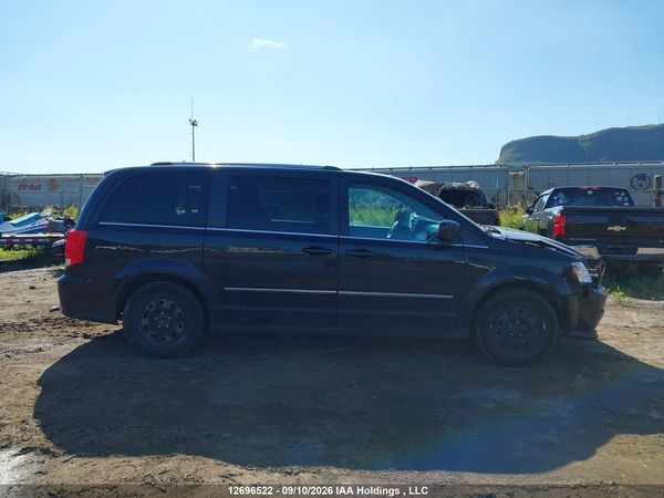 2016 DODGE GRAND CARAVAN CREW — I13