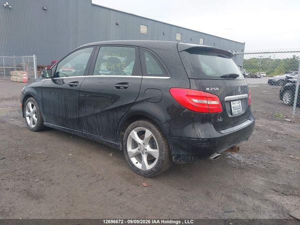2014 MERCEDES-BENZ B250 — I3