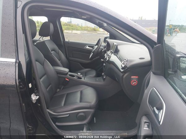 2014 MERCEDES-BENZ B250 — I5