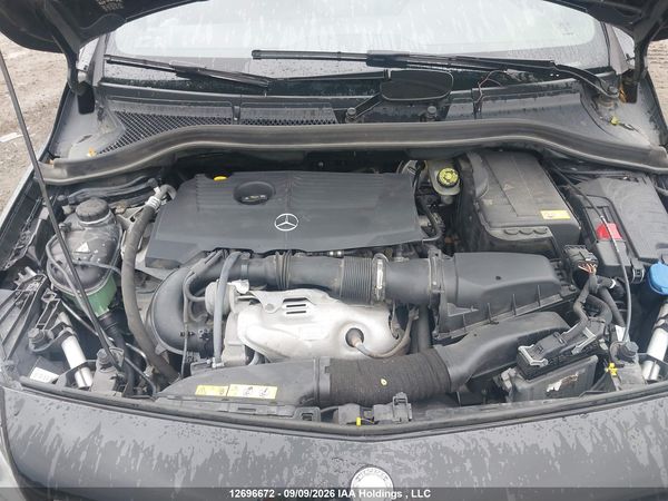 2014 MERCEDES-BENZ B250 — I10