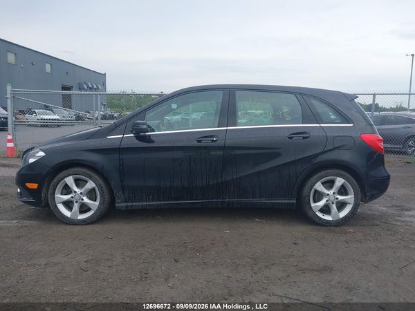 2014 MERCEDES-BENZ B250 — I15