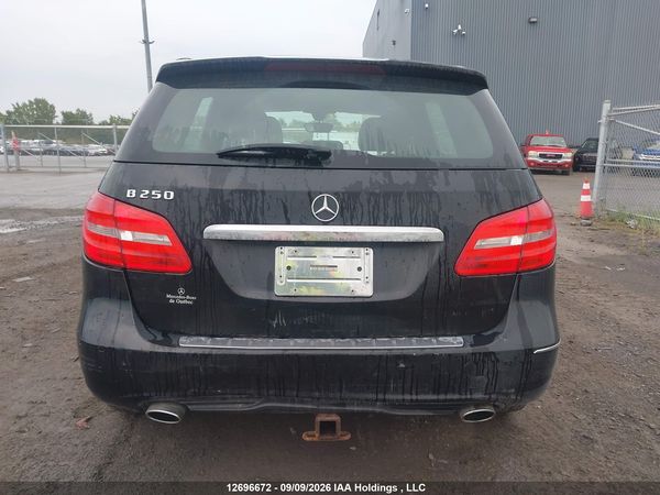 2014 MERCEDES-BENZ B250 — I17