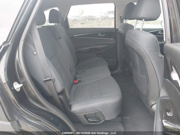 2019 KIA SORENTO 2.4L LX — I8