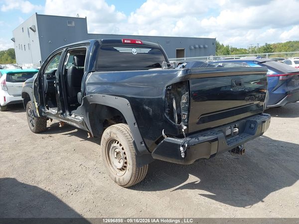 2017 TOYOTA TUNDRA PLATINUM 5.7L V8 — I3