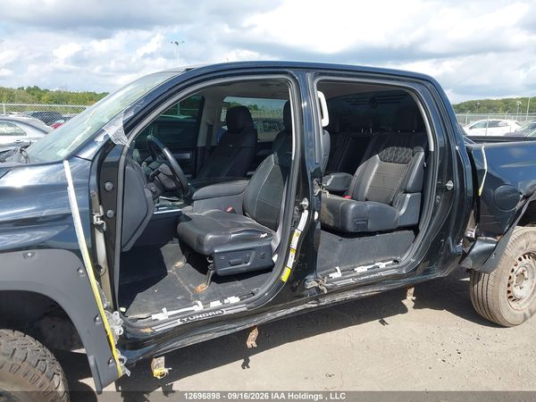 2017 TOYOTA TUNDRA PLATINUM 5.7L V8 — I6