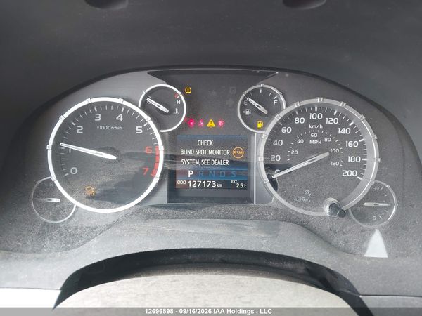 2017 TOYOTA TUNDRA PLATINUM 5.7L V8 — I7