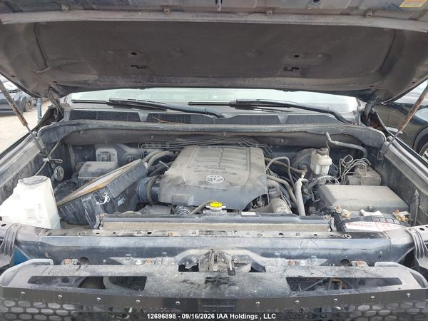 2017 TOYOTA TUNDRA PLATINUM 5.7L V8 — I10
