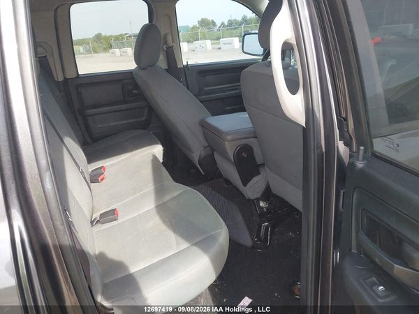 2016 RAM 1500 ST — I8