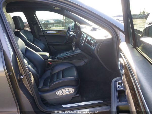 2015 PORSCHE MACAN S