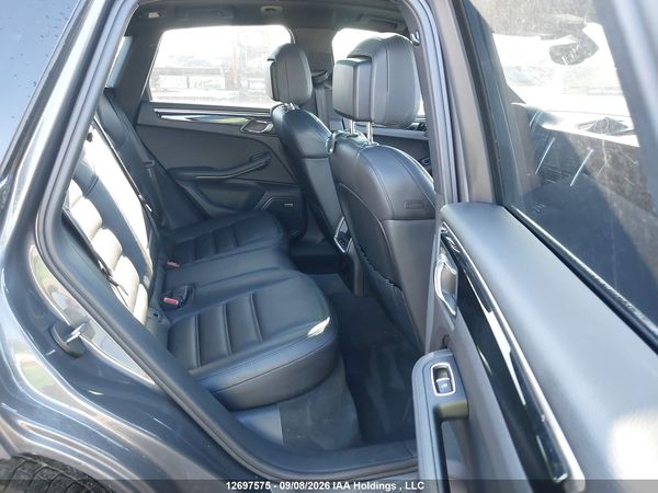 2015 PORSCHE MACAN S