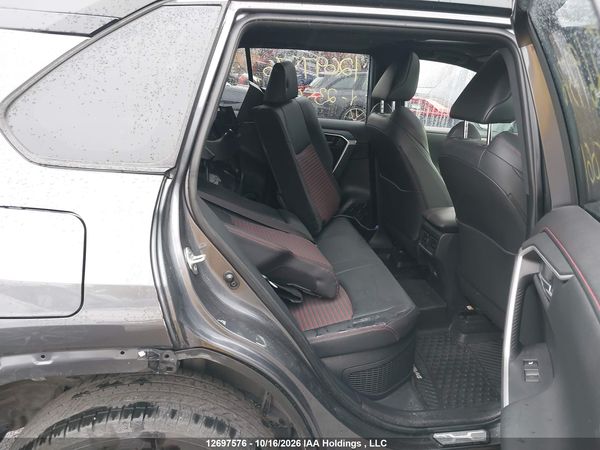 2025 TOYOTA RAV4 XSE — I8