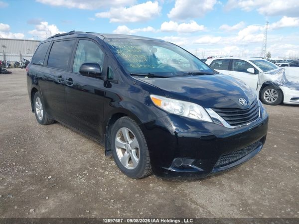 2014 TOYOTA SIENNA LE 8 PASSENGER