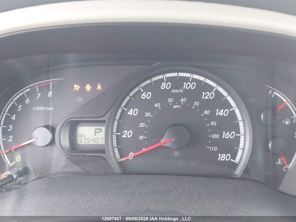 2014 TOYOTA SIENNA LE 8 PASSENGER