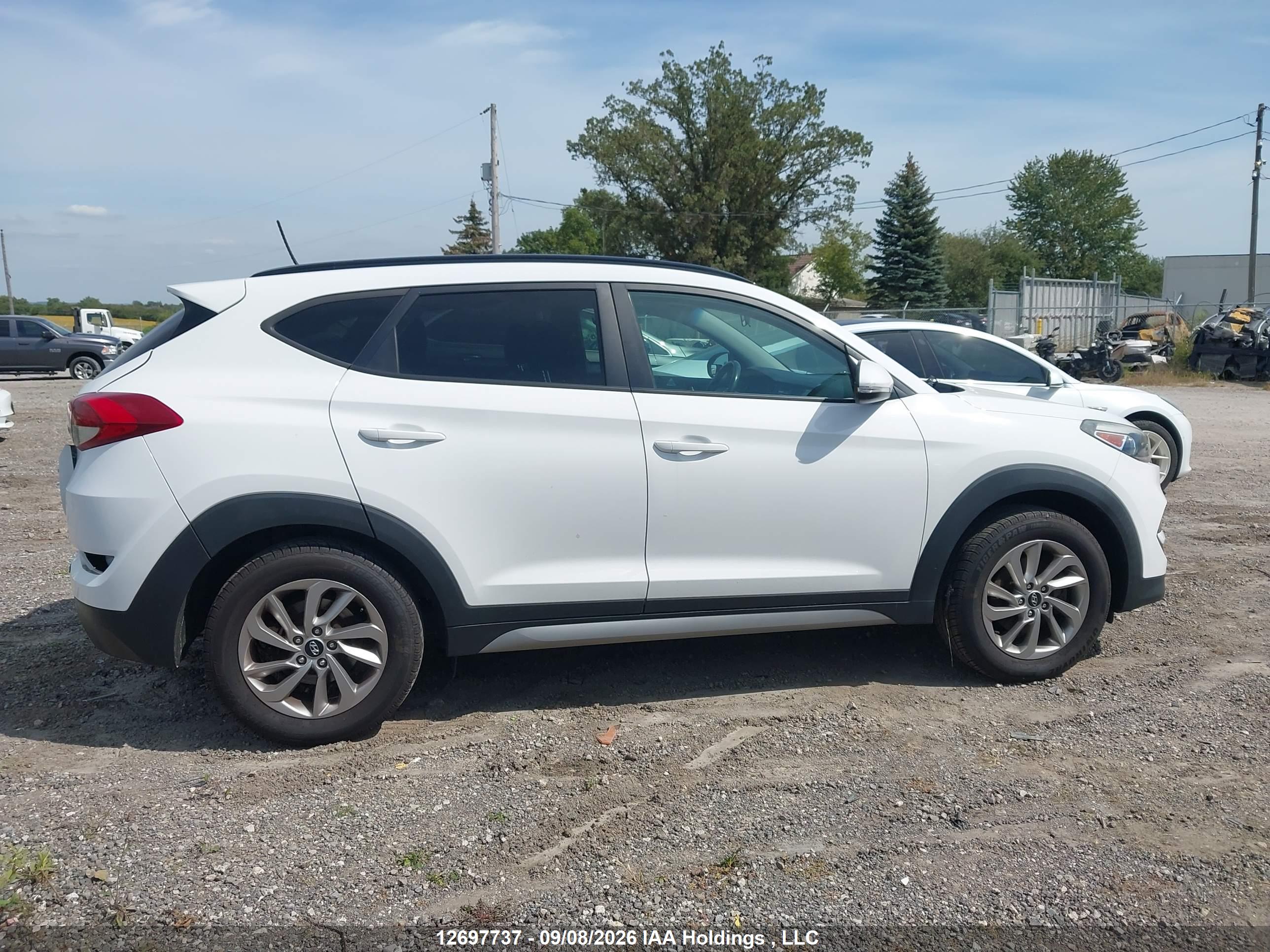 2017 HYUNDAI TUCSON SE