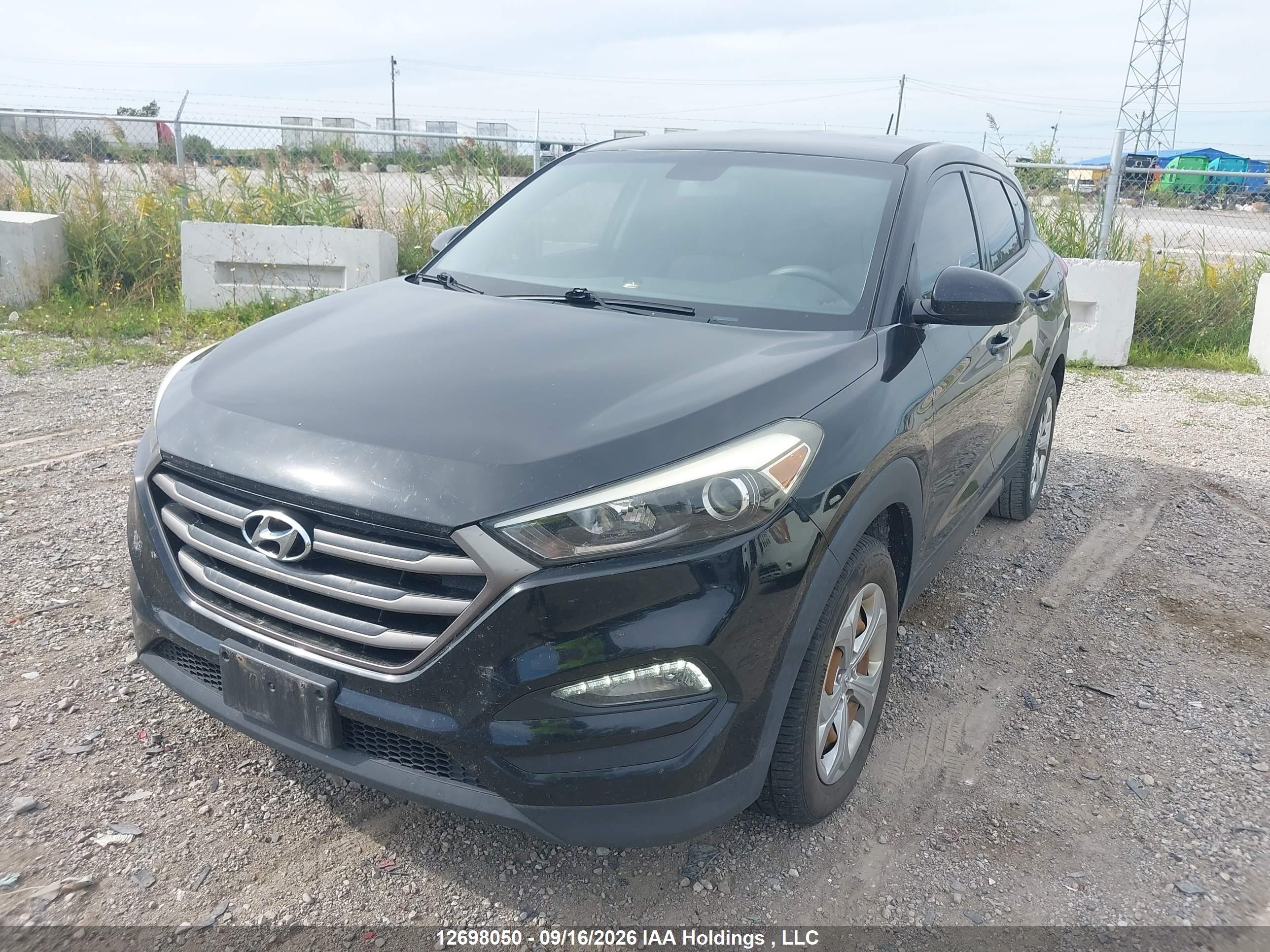 2016 HYUNDAI TUCSON SE — I2