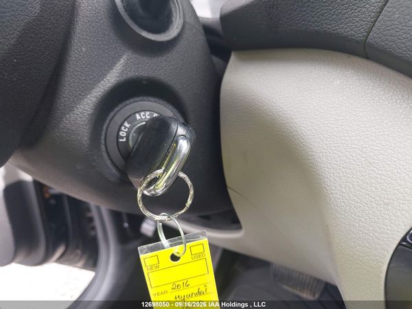 2016 HYUNDAI TUCSON SE — I11