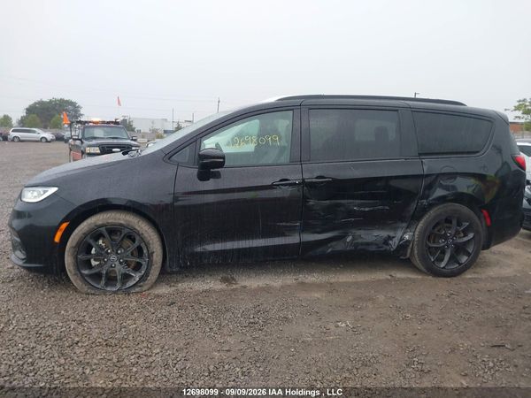 2025 CHRYSLER PACIFICA LIMITED — I6