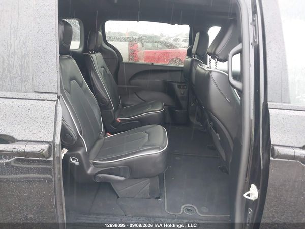 2025 CHRYSLER PACIFICA LIMITED — I8