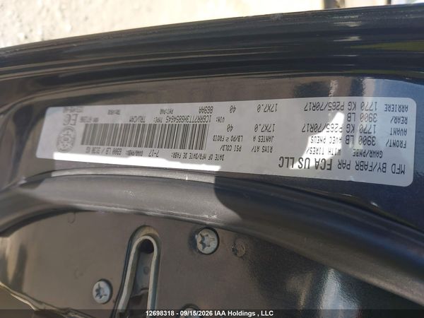 2017 RAM 1500 SLT — I18