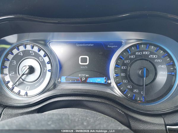 2023 CHRYSLER 300 TOURING-L AWD — I7