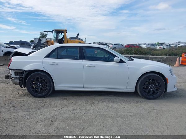 2023 CHRYSLER 300 TOURING-L AWD — I14