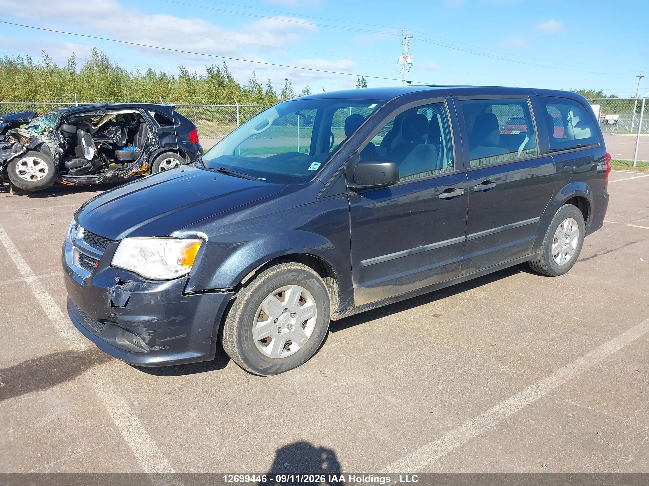2013 DODGE GRAND CARAVAN SE/SXT — I2