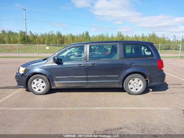 2013 DODGE GRAND CARAVAN SE/SXT — I14