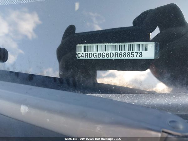 2013 DODGE GRAND CARAVAN SE/SXT — I18