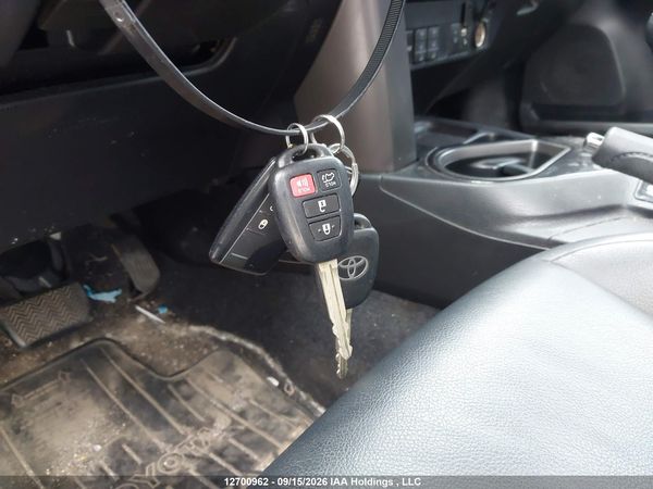 2016 TOYOTA RAV4 SE — I11